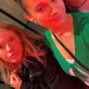 Meet your Posher, Holly